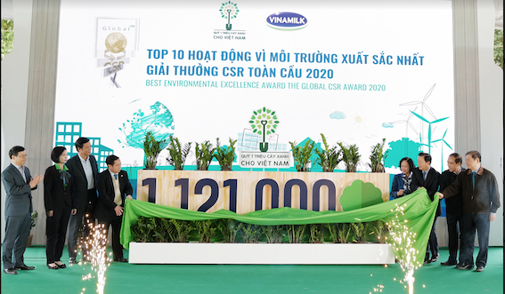 Vinamilk[-]và[-]Quỹ[-]1[-]triệu[-]cây[-]xanh[-]cho[-]Việt[-]Nam[-]trồng[-]được[-]1.121.000[-]cây[-]xanh[-]tại[-]56[-]địa[-]điểm[-]thuộc[-]20[-]tỉnh,[-]thành[-]phố[-]trên[-]cả[-]nước